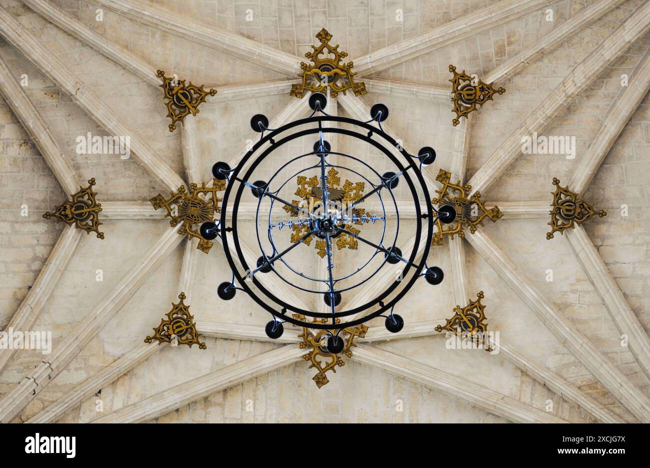 Intricata bellezza gotica: La cripta a coste di San Juan de los Reyes, Toledo Foto Stock