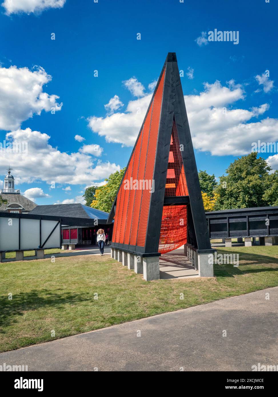 Il Serpentine Pavilion 'Mass Studies' di Minsuk Cho Foto Stock