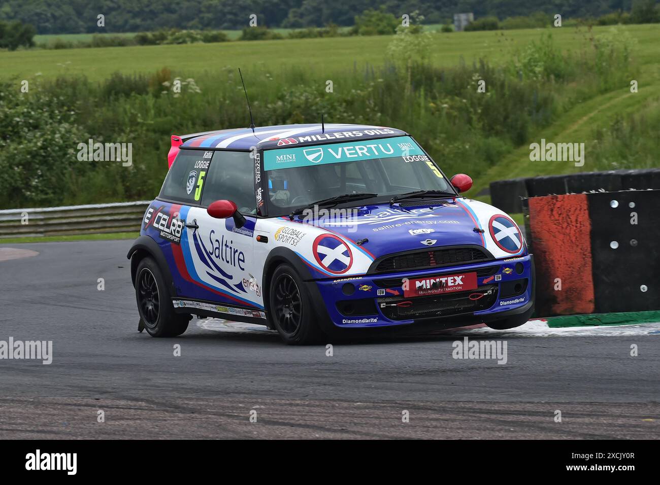 Katia Loggie, MINI Cooper R50, Excelr8 Motorsport, 2024 Vertu MINI Challenge Trophy, tre gare di venti minuti nel fine settimana, gare monomarca, Foto Stock