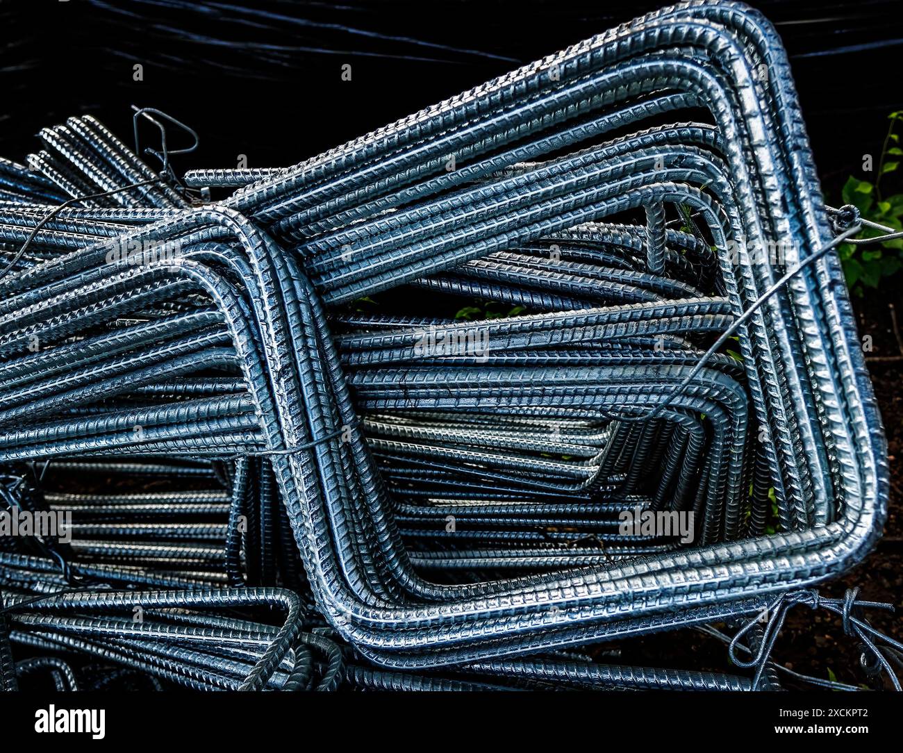 Fasci di armature piegati, compresi gli angoli retti. Foto Stock