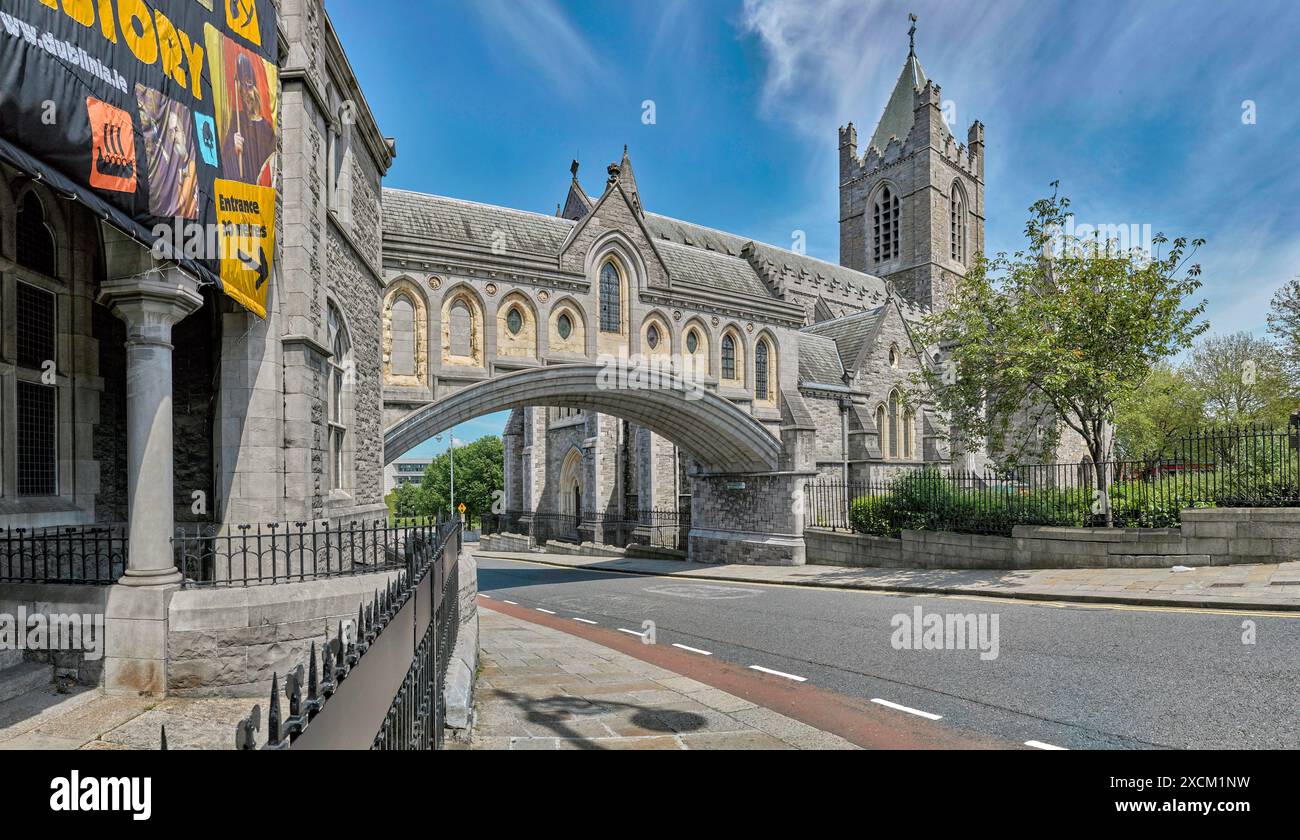 Esterno della Christ Church Cathedral in estate, Dublino, Leinster, Irlanda Foto Stock