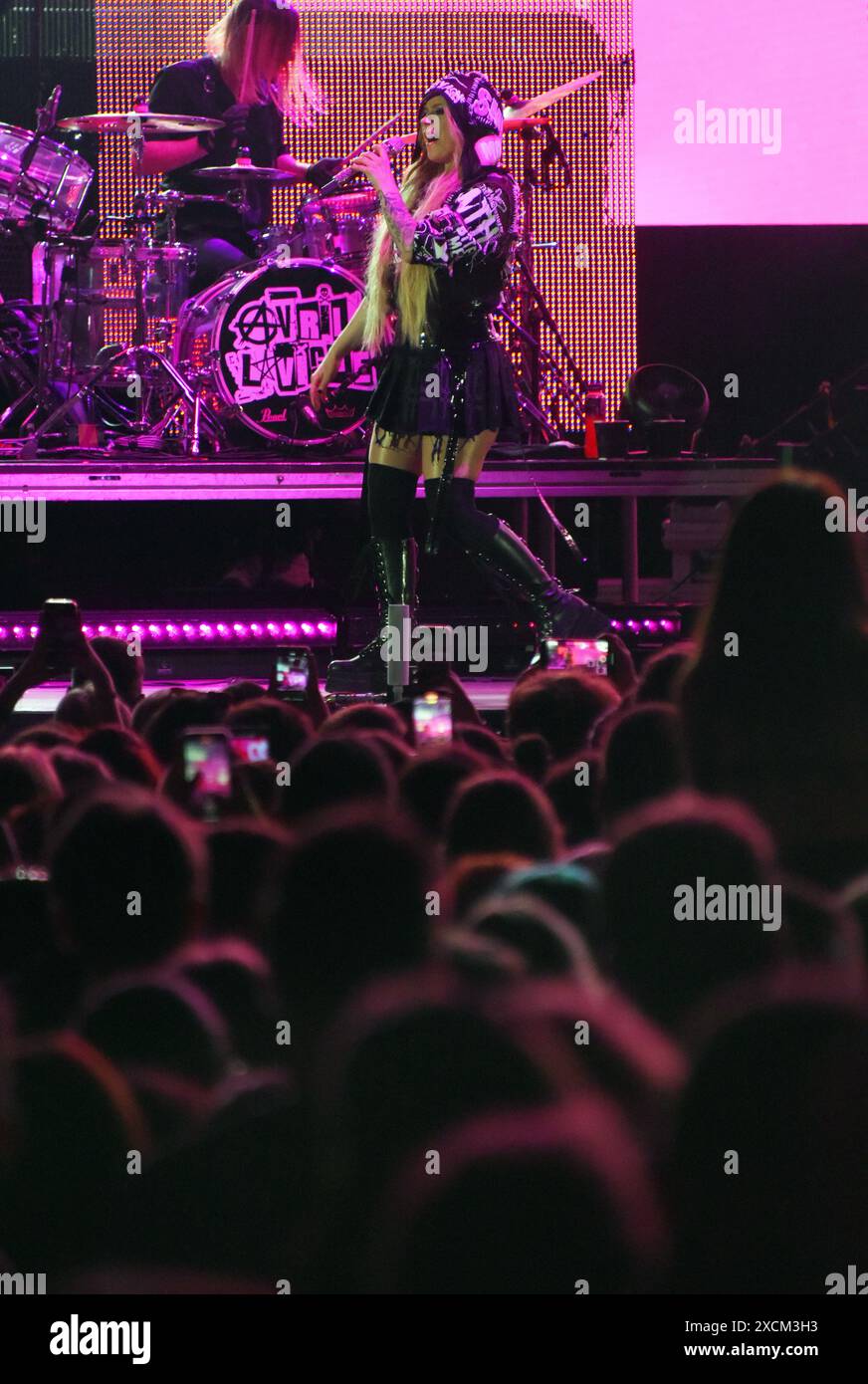 Pola, Croazia. 17 giugno 2024. Avril Lavigne si esibisce durante il suo concerto Pat Pola Arena il 17 giugno 2024. A Pola, Croazia. Foto: SASA Miljevic/PIXSELL credito: Pixsell/Alamy Live News Foto Stock