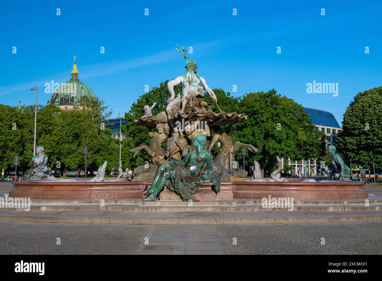 Neptunbrunnen, Alexanderplatz, Berlino, Mitte, Berlino, Deutschland mcpins *** Fontana del Nettuno, Alexanderplatz, Berlino, Mitte, Berlino, Germania mcpin m Foto Stock