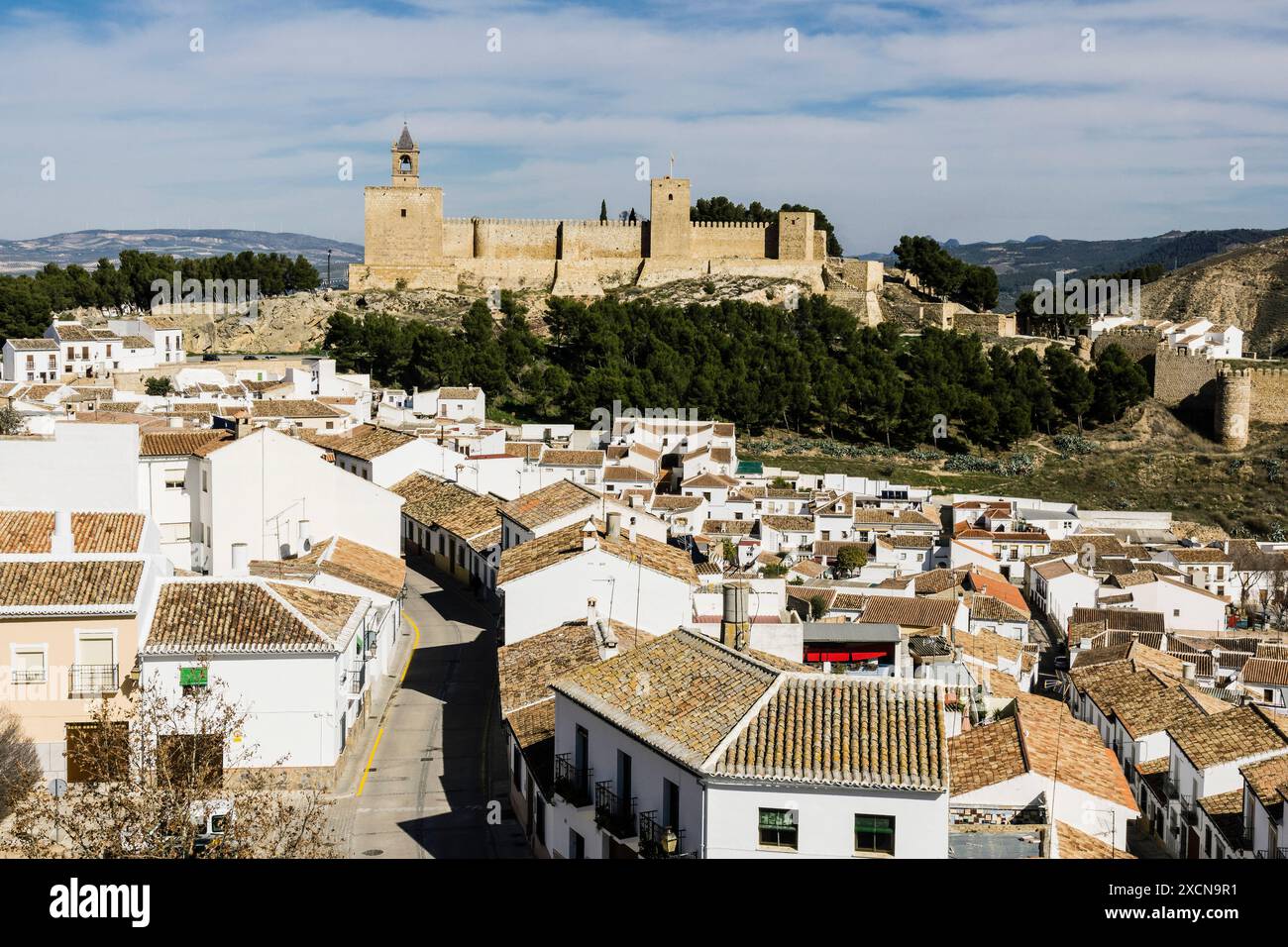 castello Alcazaba e vista del villaggio, Antequera, XIV secolo, Antequera, Spagna Foto Stock