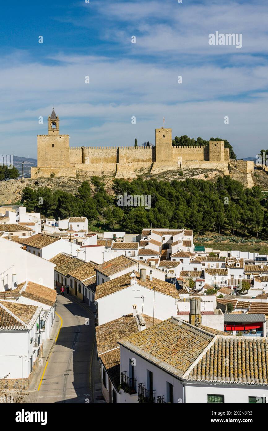 castello Alcazaba e vista del villaggio, Antequera, XIV secolo, Antequera, Spagna Foto Stock