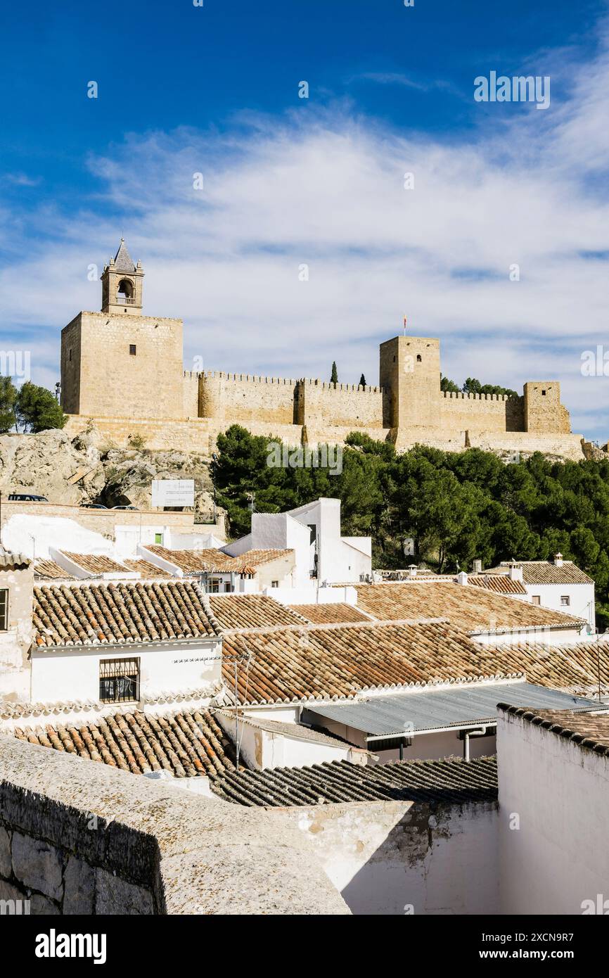 castello Alcazaba e vista del villaggio, Antequera, XIV secolo, Antequera, Spagna Foto Stock