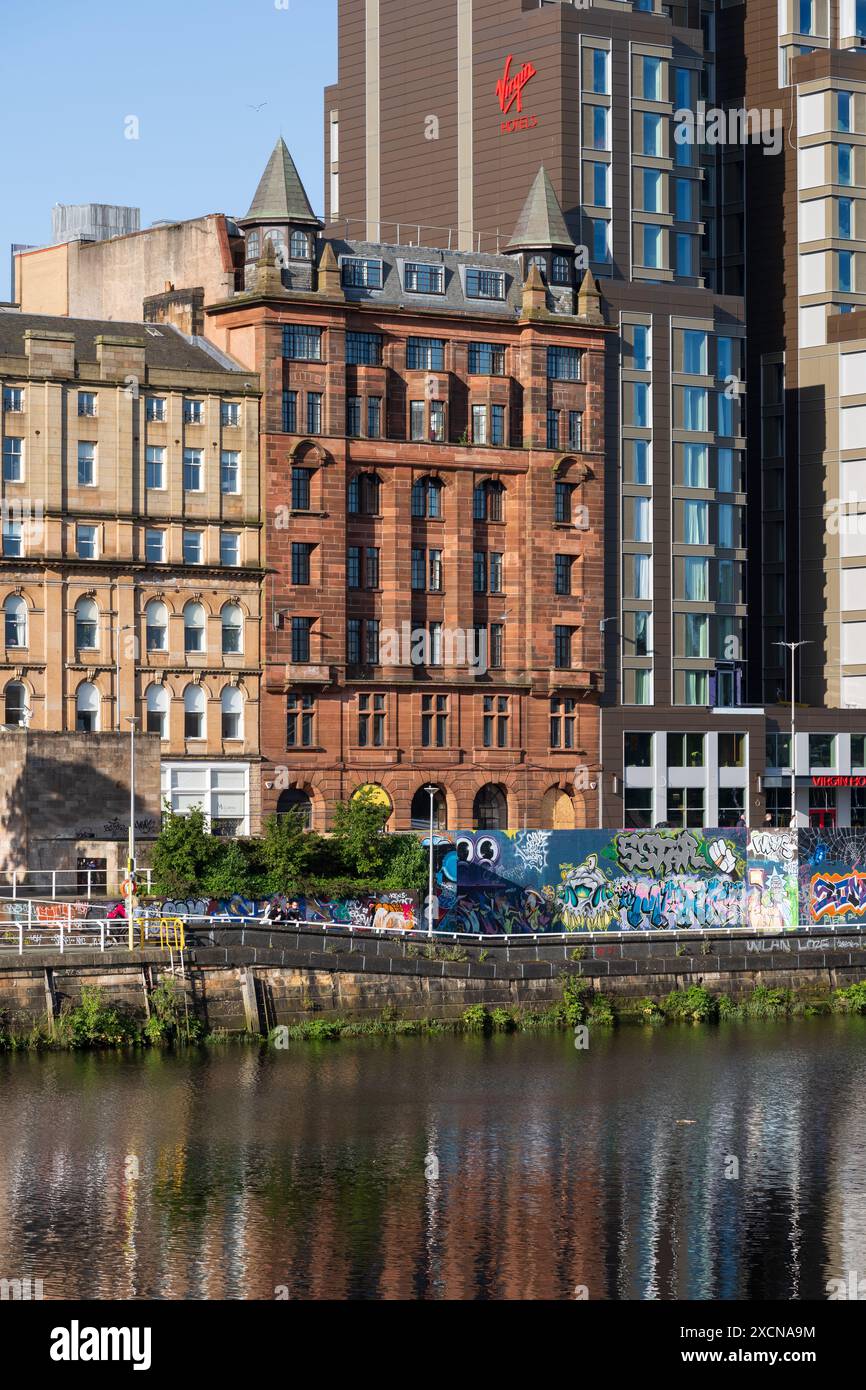 Albergo Riverside House, sistemazione con angolo cottura nel centro di Glasgow sulla riva nord del fiume Clyde in Scozia, Regno Unito. Foto Stock