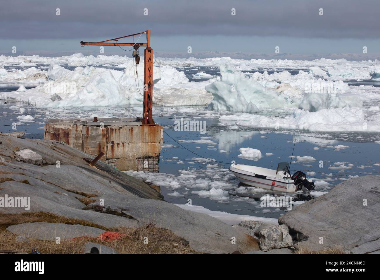 Iliminaq - un villaggio isolato ai margini della baia di Disko nella Groenlandia occidentale Foto Stock