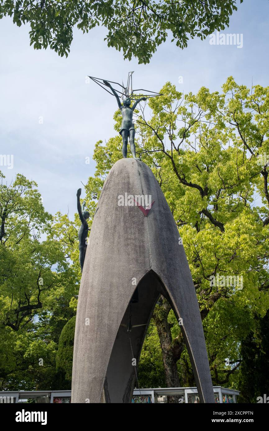 Campana del Monumento alla Pace per bambini nel Parco Memoriale della Pace di Hiroshima in Giappone Foto Stock