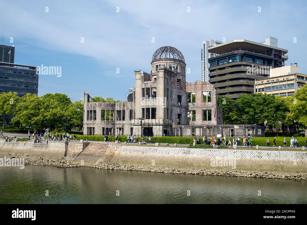 Atomic Bomb Dome o A-Bomb Dome (Genbaku Dome-mae) a Hiroshima in Giappone Foto Stock