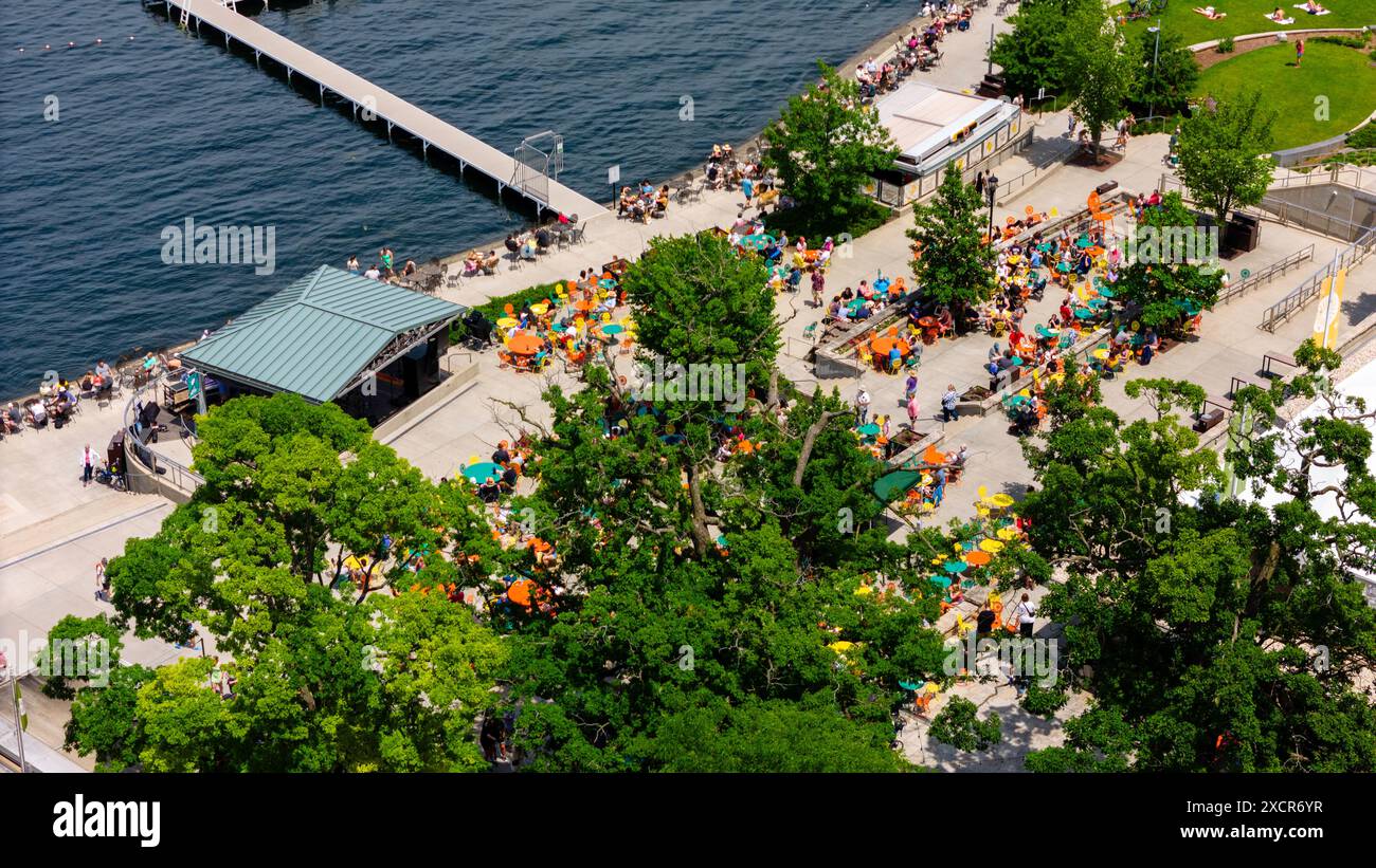 Fotografia aerea della Wisconin Memorial Union e della famosa Union Terrace nel campus della University of Wisconsin, Madison, Wisconsin su PL Foto Stock