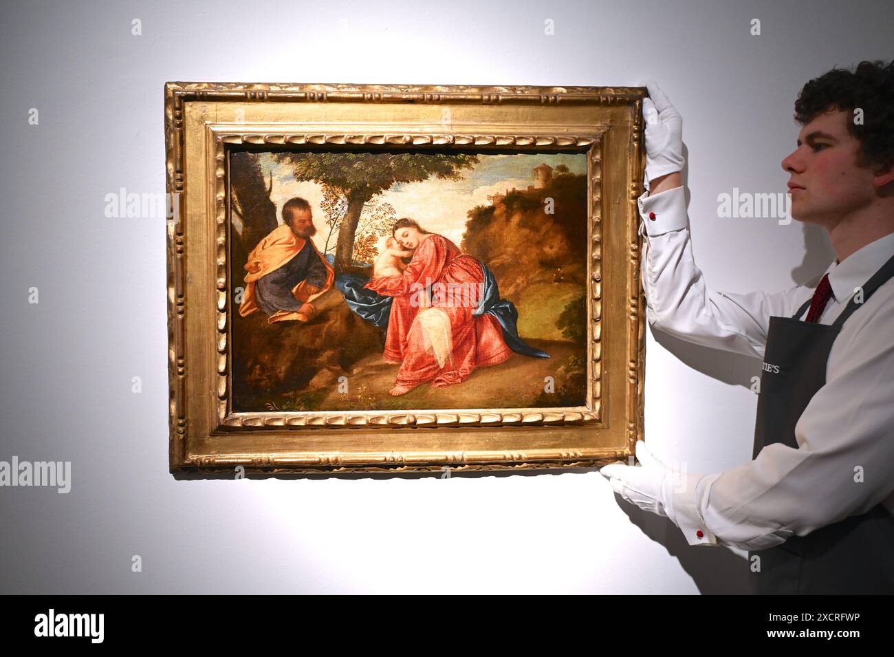 Il primo capolavoro di Tiziano riposa sul volo in Egitto essendo stata di proprietà di duchi, arciduchi e imperatori del Sacro Romano Impero, fu saccheggiata da Napoleone e rubata alla fine del XX secolo offerto da Lord Bath e dai fiduciari Longleat nell’ambito della loro strategia di investimento a lungo termine, il 2 luglio 2024 condurrà la vendita di Christie’s Old Masters Part i a Londra Foto Stock
