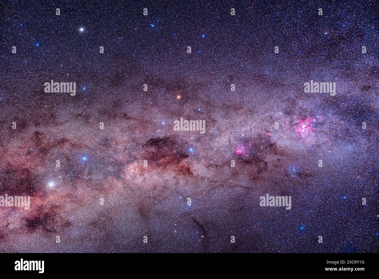 Si tratta di una cornice della zona più spettacolare della via Lattea meridionale, da Centaurus a sinistra, a carina a destra, con crox, la Croce del Sud, A. Foto Stock