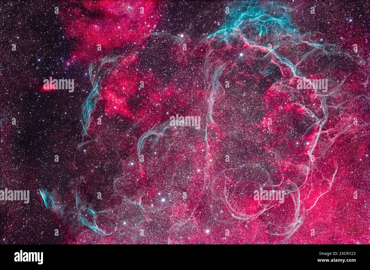 Questo incornicia la maggior parte degli intricati archi e anelli del residuo Vela Supernova (SNR), i resti di una stella che esplose circa 11.000 anni fa. E' vero Foto Stock