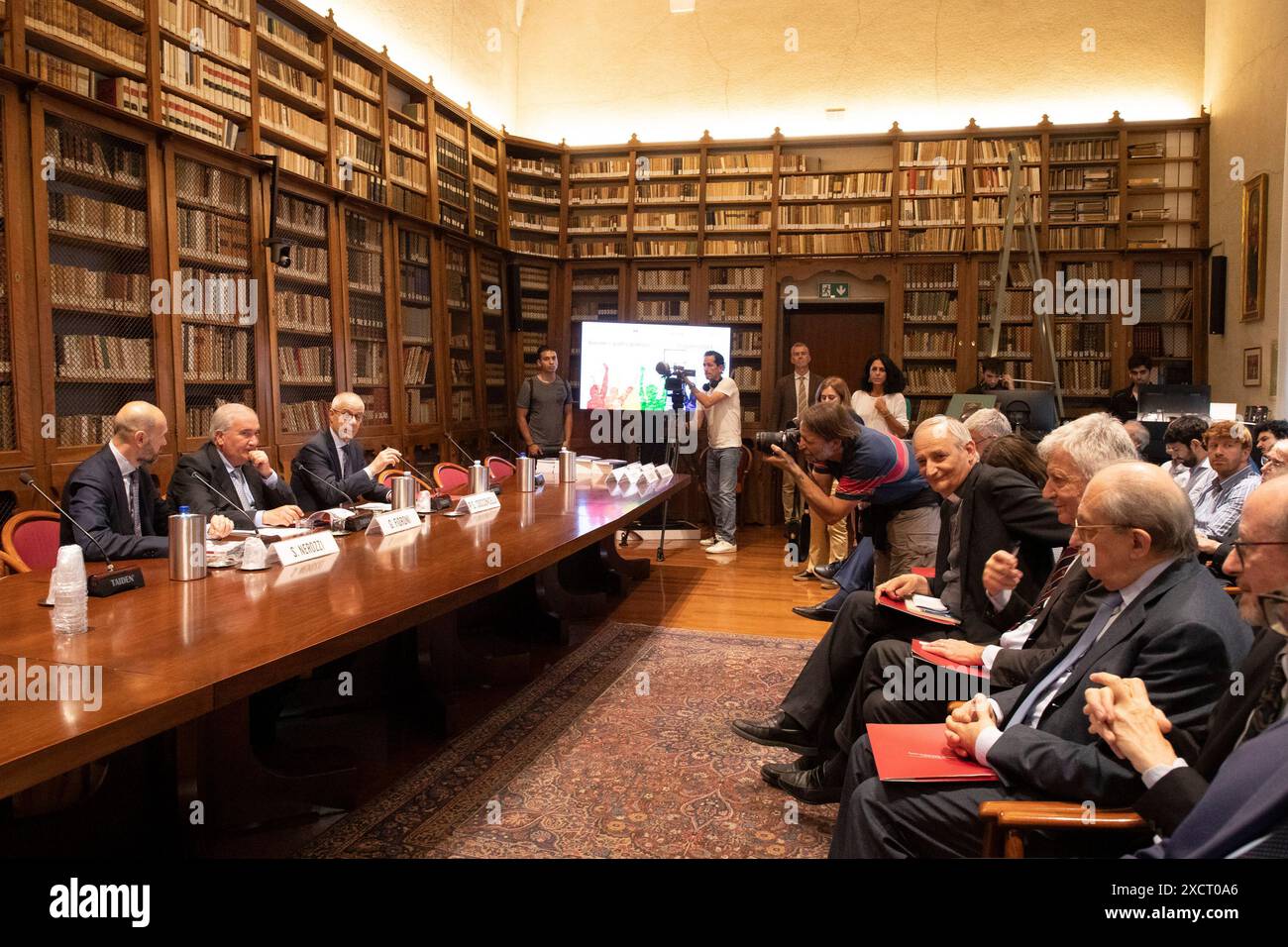 Milano, Italia. 18 giugno 2024. Istituto Toniolo e Università Cattolica presentano la ricerca dell'Osservatorio giovani sul tema giovaniMilano, Italia - Cronaca Martedì, 18 giugno, 2024. (Foto di Marco otto/Lapresse) Istituto Toniolo e Università Cattolica presentano la ricerca dell'Osservatorio Giovanile sul tema dei giovani Milano, Italia - News martedì 18 giugno 2024. (Foto di Marco otto/Lapresse) credito: LaPresse/Alamy Live News Foto Stock