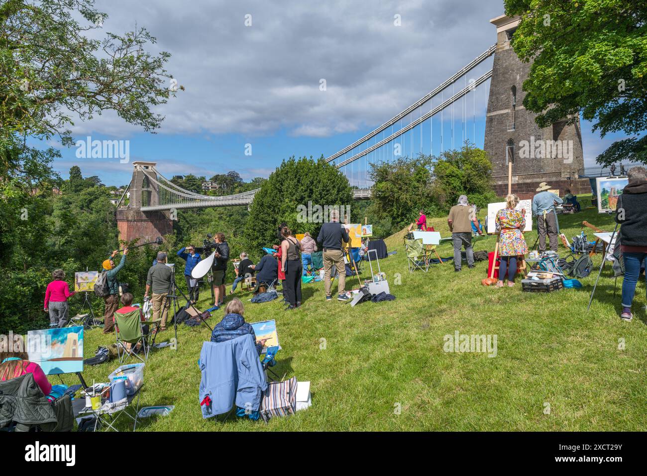 Artisti che dipingono il Clifton Suspension Bridge, Clifton, Bristol, Inghilterra, Regno Unito Foto Stock