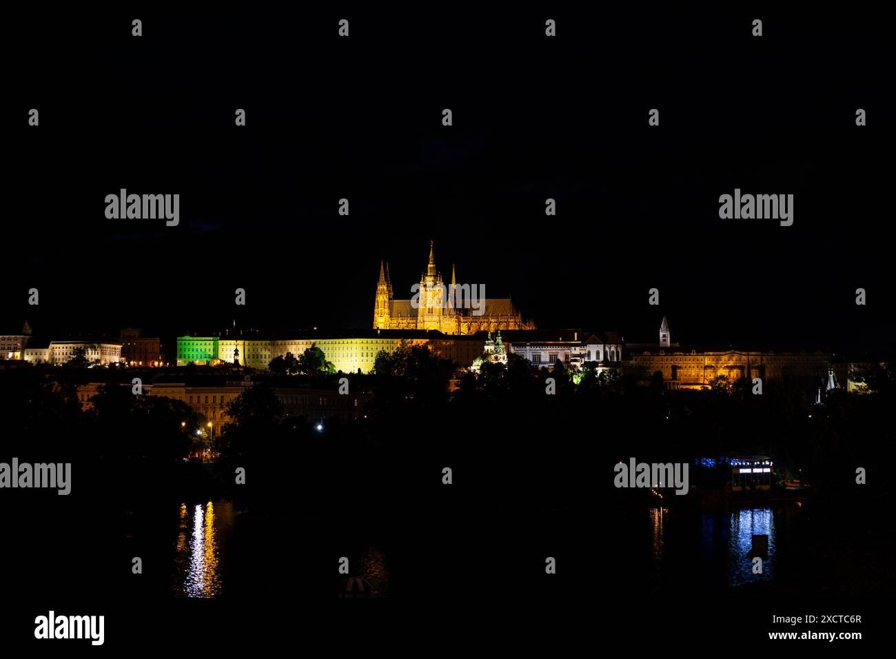 Paesaggio della città di Praga al tramonto Foto Stock