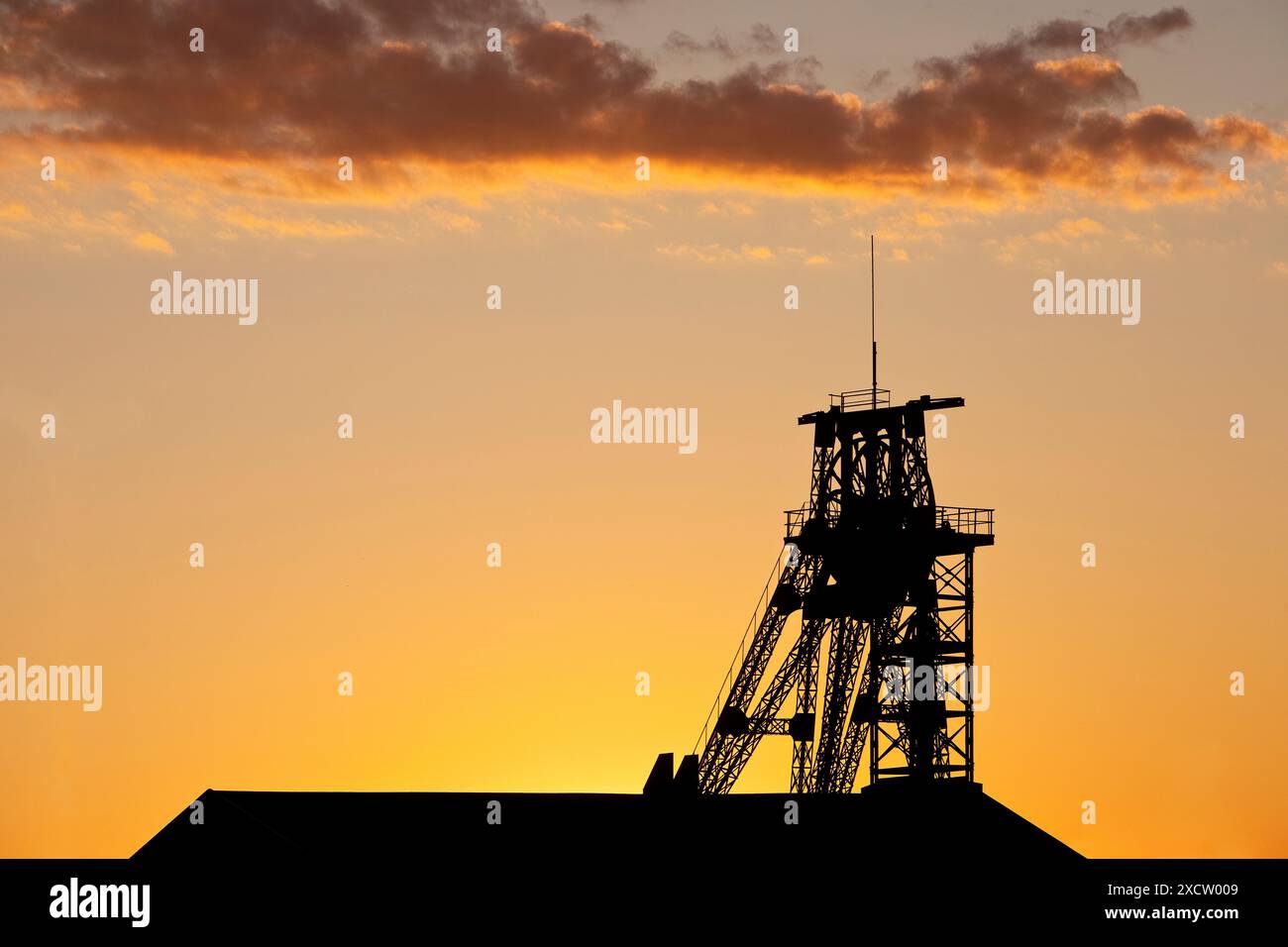 Tomson Bock Pithead all’alba, ex miniera di Gneisenau, Germania, Renania settentrionale-Vestfalia, zona della Ruhr, Dortmund Foto Stock