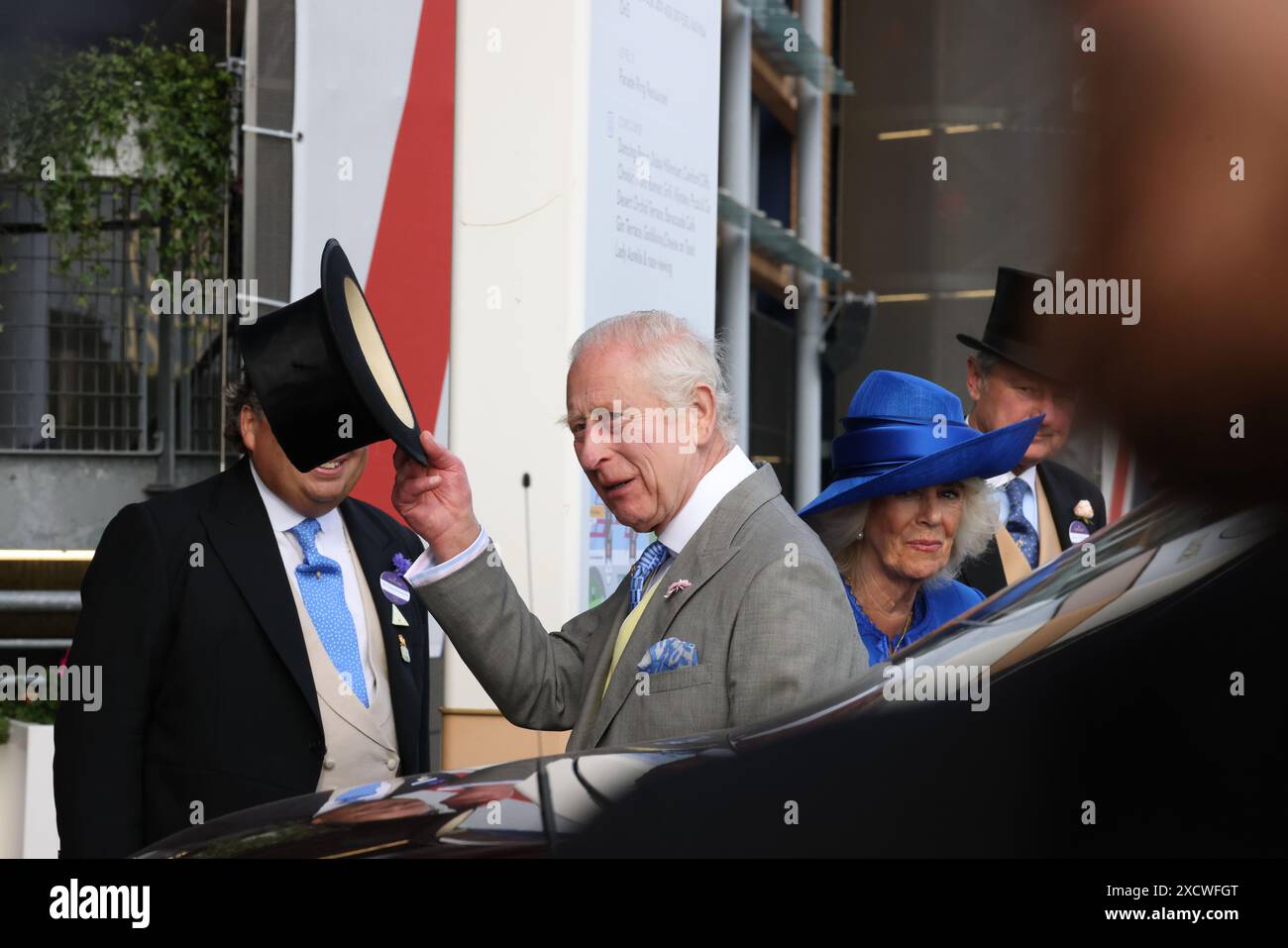 Il Royal Ascot Inghilterra Regno Unito 18 giugno 2024 Re Carlo e Regina Camila fanno una grande uscita da Royal Ascot 2024 Foto Stock