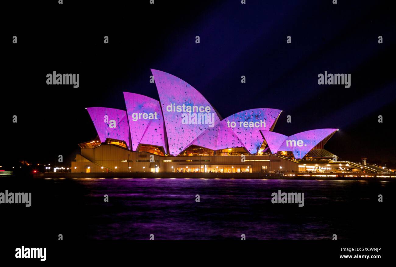 Sydney Opera House, proiezioni di opere d'arte animate "Lighting the Sails" durante il festival Vivid Sydney, New South Wales, Australia Foto Stock