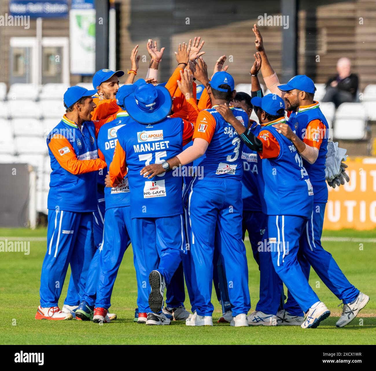 I giocatori indiani festeggiano durante l'England Deaf Cricket Summer Series. Foto Stock