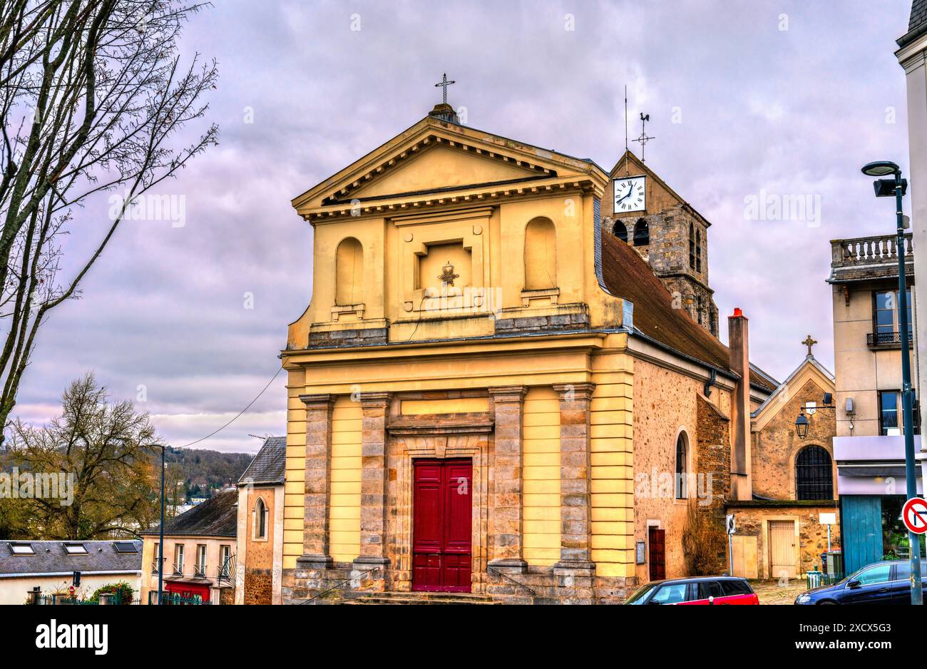 Chiesa cattolica Saint-Martin Saint-Laurent a Orsay, dipartimento francese dell'Essonne Foto Stock