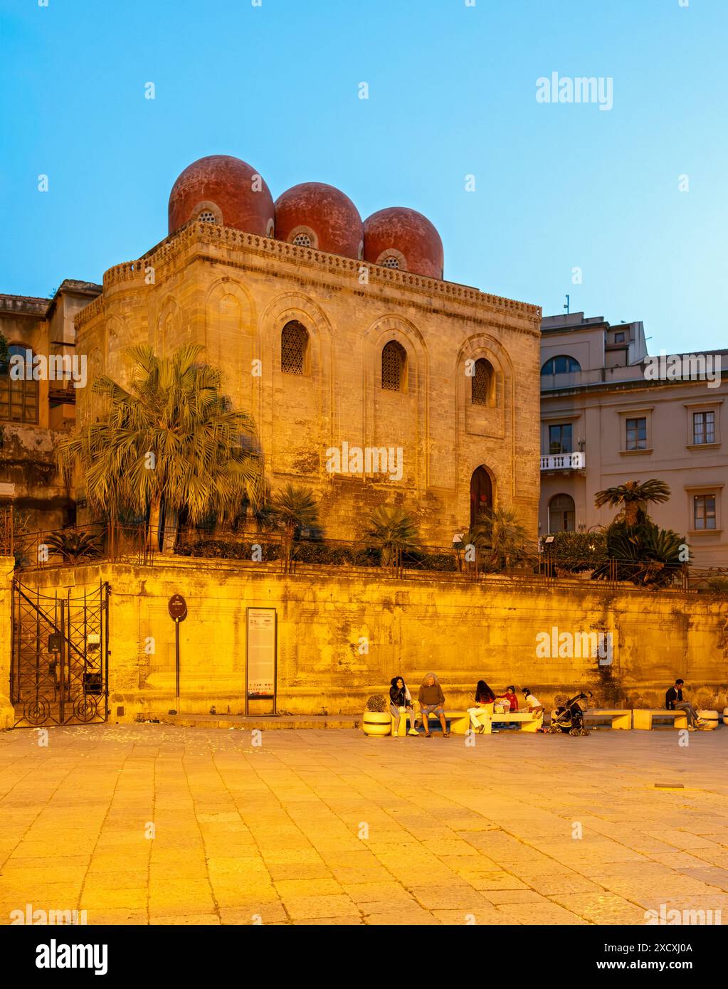 Chiesa di San Cataldo di notte, Palermo, Sicilia, Italia Foto Stock