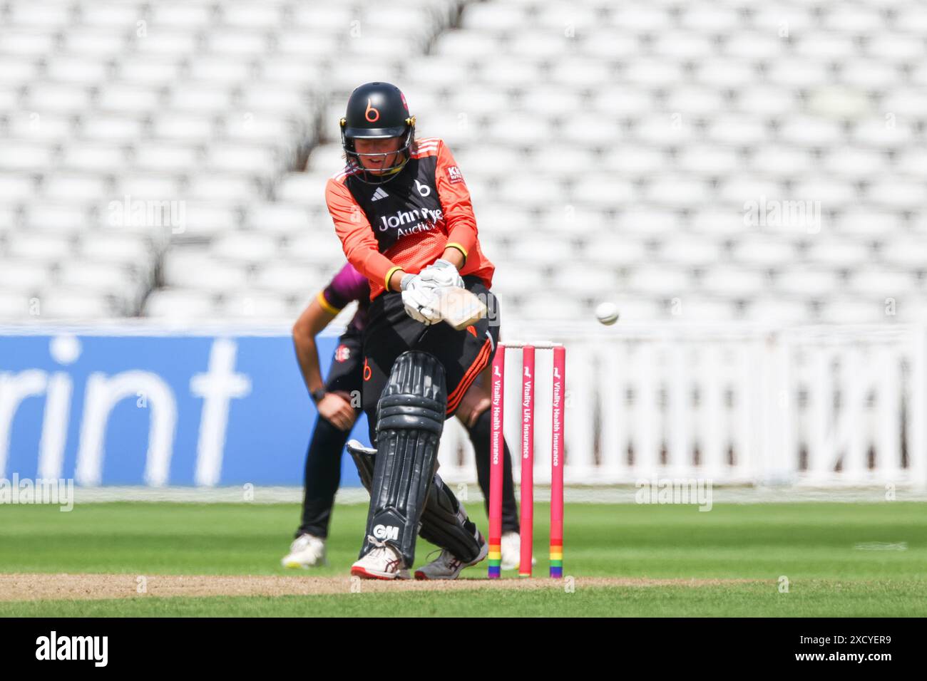 Birmingham, Regno Unito. 19 giugno 2024. Marie Kelly in azione con la mazza durante il match di Charlotte Edwards Cup tra Central Sparks e The Blaze all'Edgbaston Cricket Ground, Birmingham, Inghilterra, il 19 giugno 2024. Foto di Stuart Leggett. Solo per uso editoriale, licenza richiesta per uso commerciale. Non utilizzare in scommesse, giochi o pubblicazioni di singoli club/campionato/giocatori. Crediti: UK Sports Pics Ltd/Alamy Live News Foto Stock