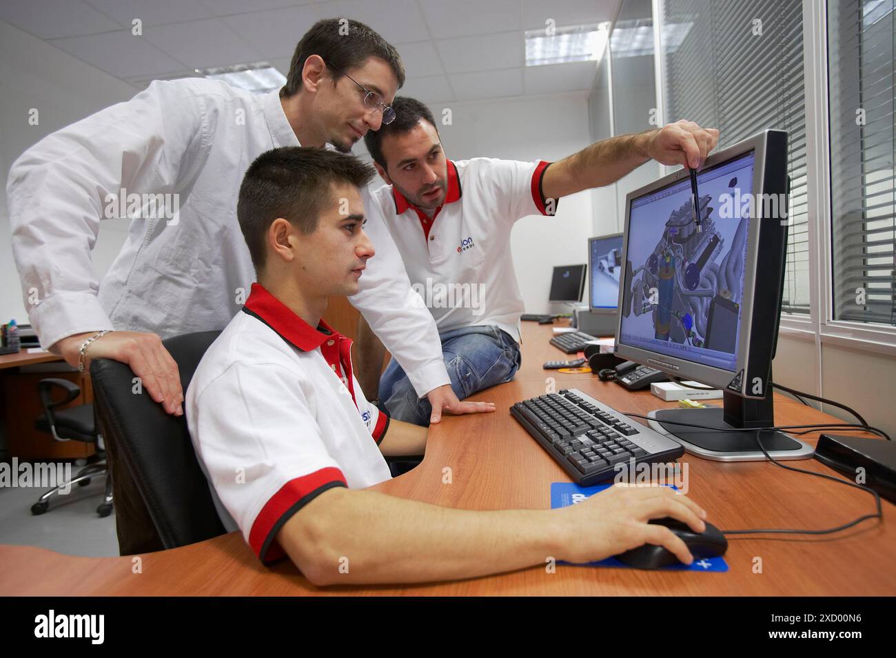 R+D, progettazione CAD di parti per auto da corsa. Epsilon Euskadi, centro di alta tecnologia automobilistica, Azkoitia, Gipuzkoa, Paesi Baschi Foto Stock
