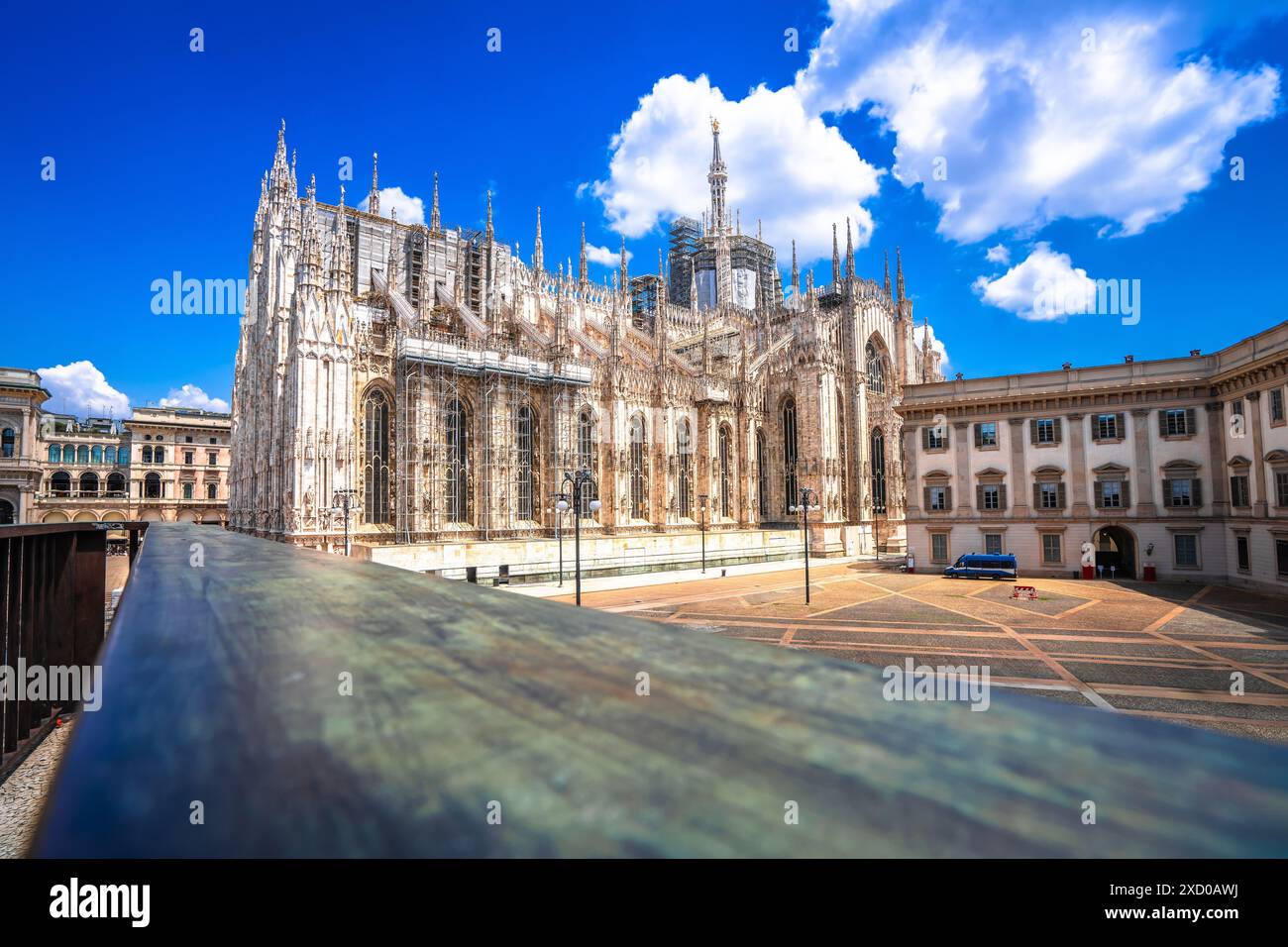 Vista dei monumenti storici di Piazza del Duomo e della regione Lombardia d'Italia Foto Stock