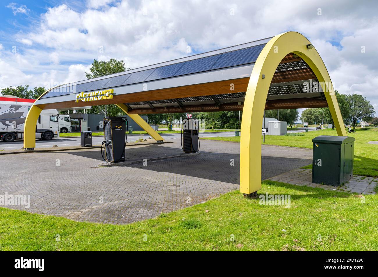 Stazione di ricarica per veicoli elettrici Fastned a Benningbroek, Paesi Bassi Foto Stock