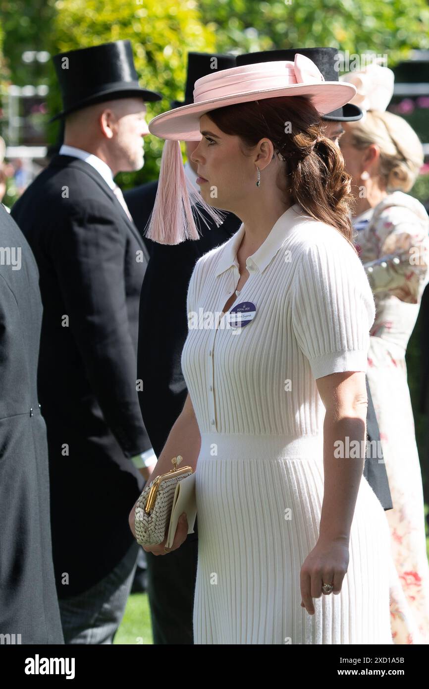 Ascot, Berkshire, Regno Unito. 19 giugno 2024. La principessa Eugenie partecipa al secondo giorno di Royal Ascot all'ippodromo di Ascot nel Berkshire crediti: Maureen McLean/Alamy Live News Foto Stock