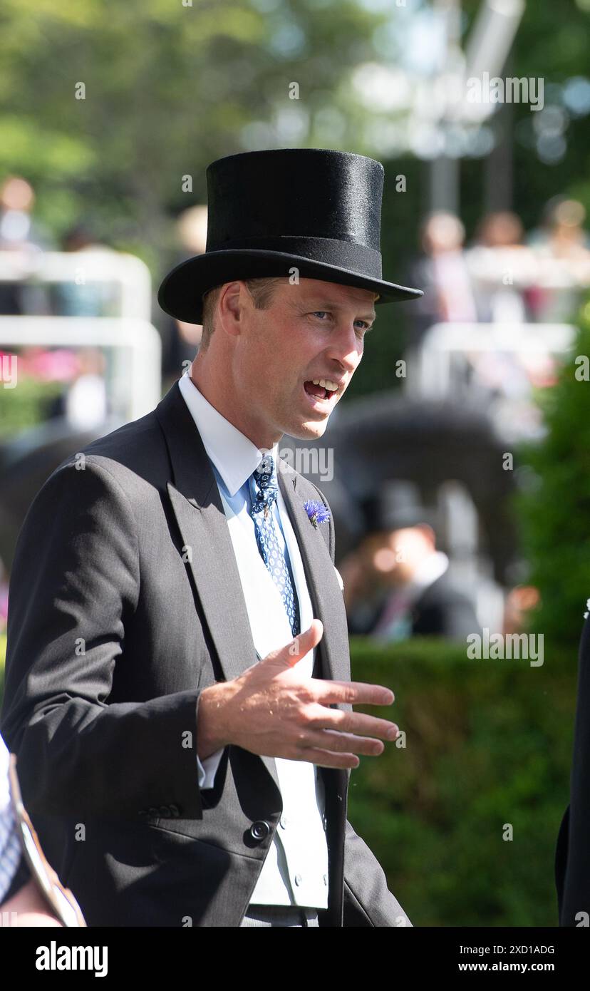 Ascot, Berkshire, Regno Unito. 19 giugno 2024. Il principe William, il principe di Galles frequenta il secondo giorno di Royal Ascot all'Ascot Racecourse nel Berkshire crediti: Maureen McLean/Alamy Live News Foto Stock