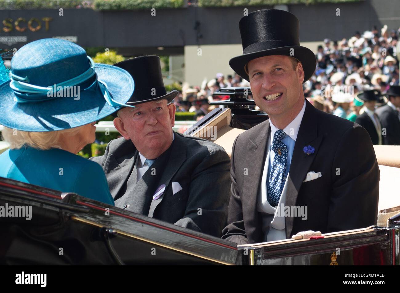 Ascot, Berkshire, Regno Unito. 19 giugno 2024. La regina Camilla e il principe William, il principe di Galles, arrivano con il conte e la contessa di Halifax alla Royal Procession il secondo giorno di Royal Ascot Credit: Maureen McLean/Alamy Live News Foto Stock