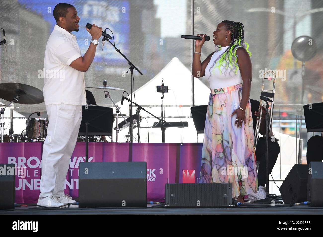 New York, Stati Uniti. 19 giugno 2024. Natasha Yvette Williams si esibisce durante la quarta Broadway annuale celebra il primo concerto a Times Square, New York, New York, 19 giugno 2024. (Foto di Anthony Behar/Sipa USA) credito: SIPA USA/Alamy Live News Foto Stock