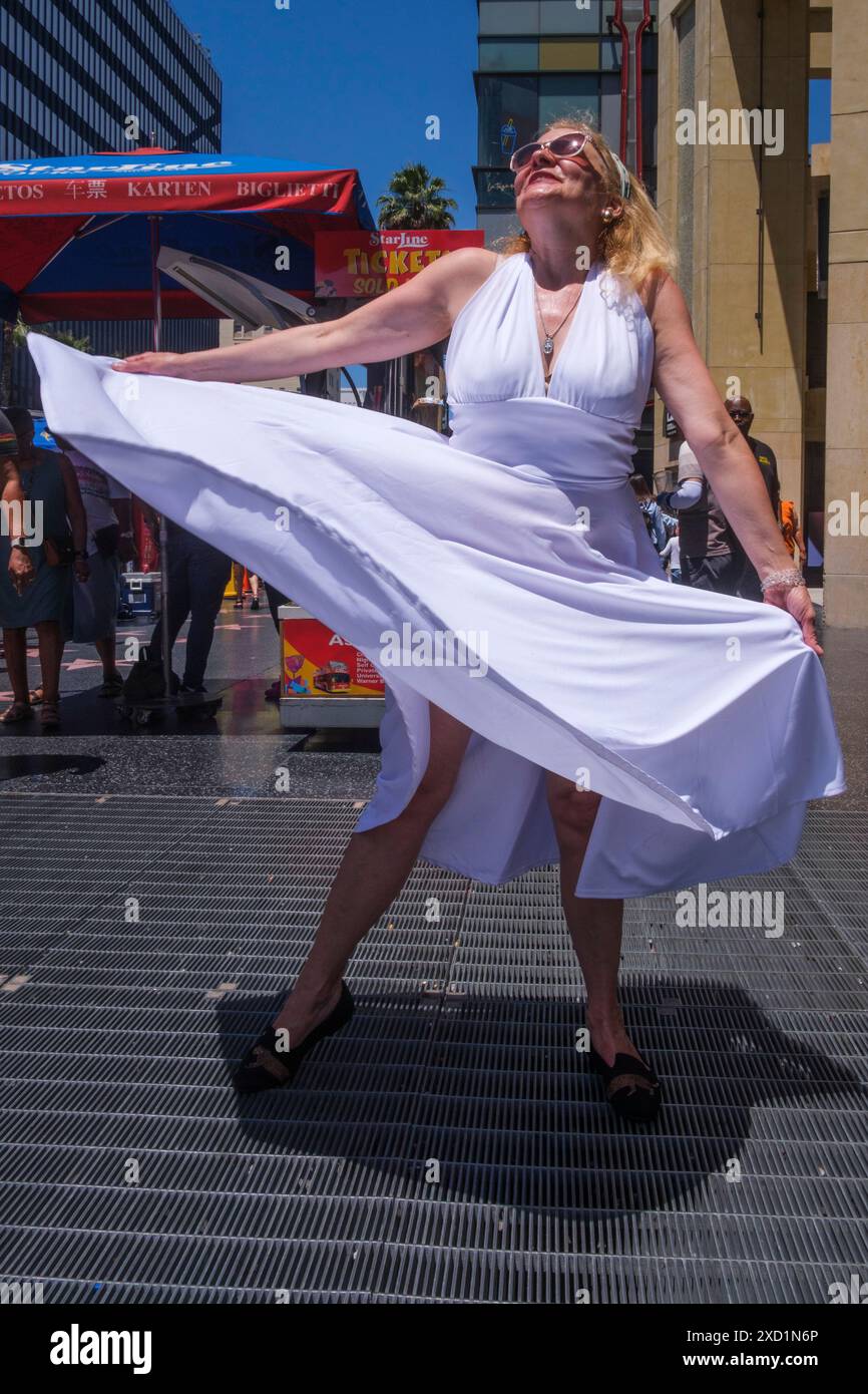 "Marilyn" (sosia) sulla Walk of Fame, Hollywood Boulevard, Los Angeles, California, Stati Uniti d'America Foto Stock