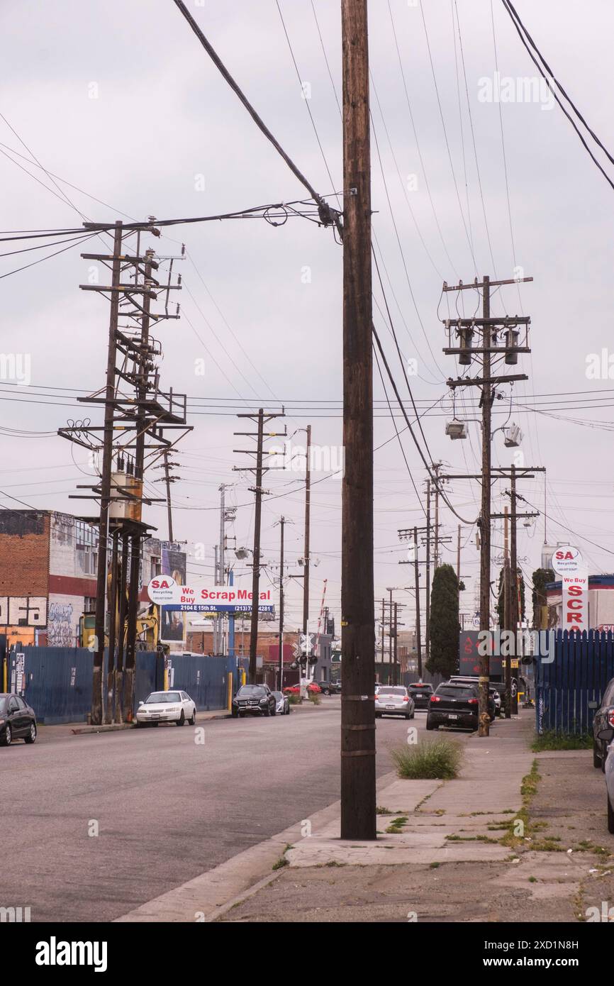 Linee elettriche, 15th Street vicino a Santa Fe Ave. Los Angeles, California, Stati Uniti d'America Foto Stock