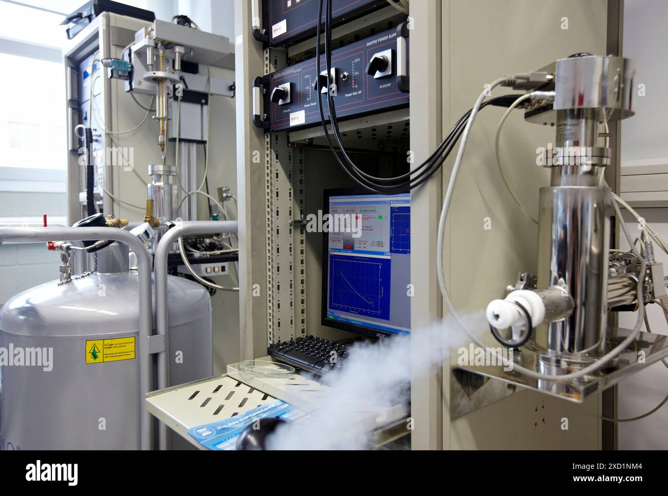 Laboratorio di spettroscopia dielettrica, Materials Physics Center è un centro congiunto del Consiglio spagnolo della ricerca scientifica CSIC e dell'Università di Foto Stock