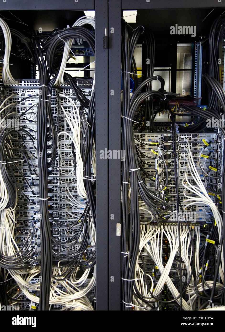 Compute cluster, DIPC (Donostia International Physics Center) centro internazionale dedicato alla ricerca di base in fisica dei materiali, Donostia, San Seba Foto Stock