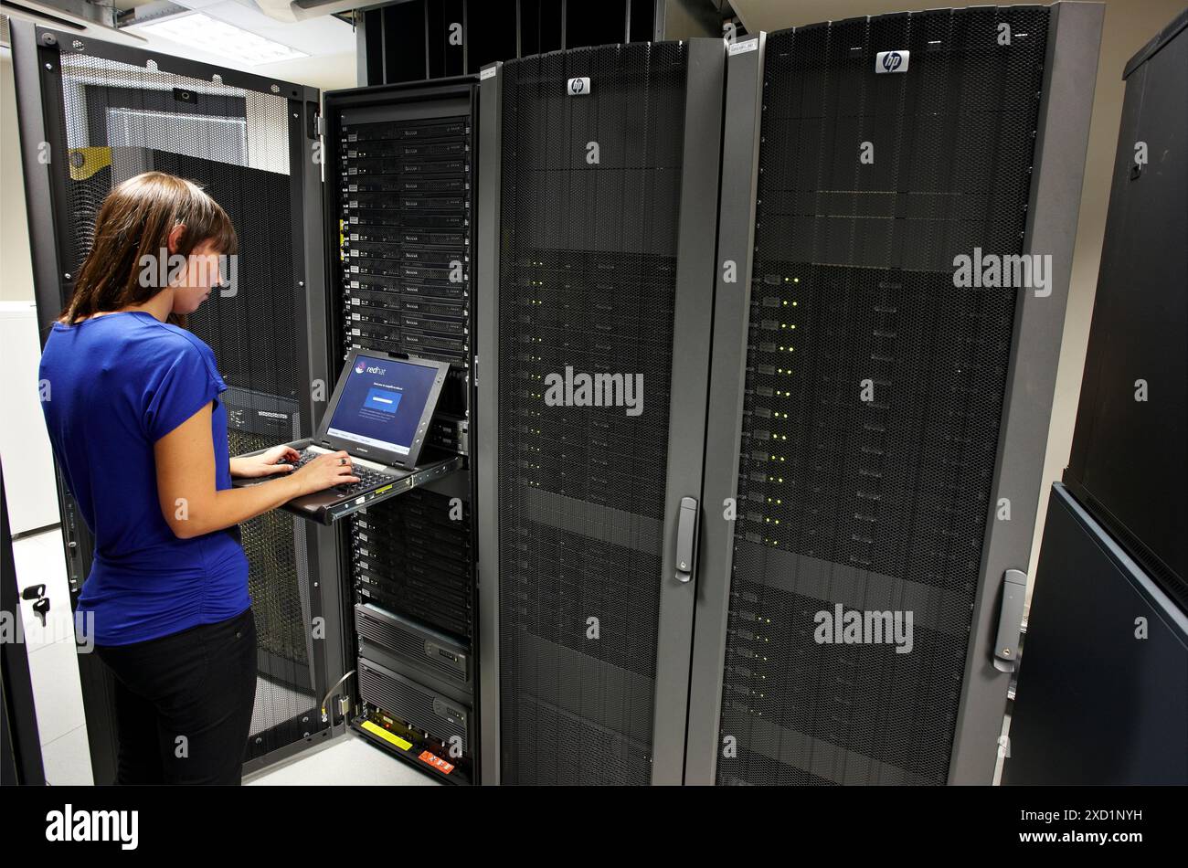 Compute cluster, DIPC (Donostia International Physics Center) centro internazionale dedicato alla ricerca di base in fisica dei materiali, Donostia, San Seba Foto Stock