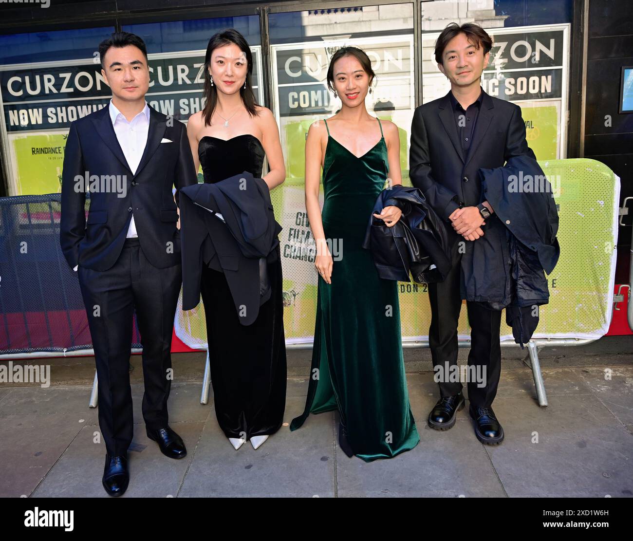 LONDRA, INGHILTERRA. 19 GIUGNO 2024: Il regista cinese Chong Zhang, Yitong Wang, Xian Du e il produttore Yuchen Qiao partecipano al 32° Raindance Film Festival Opening Gala 2024 al Curzon Cinema Mayfair, Londra, Regno Unito. Foto Stock