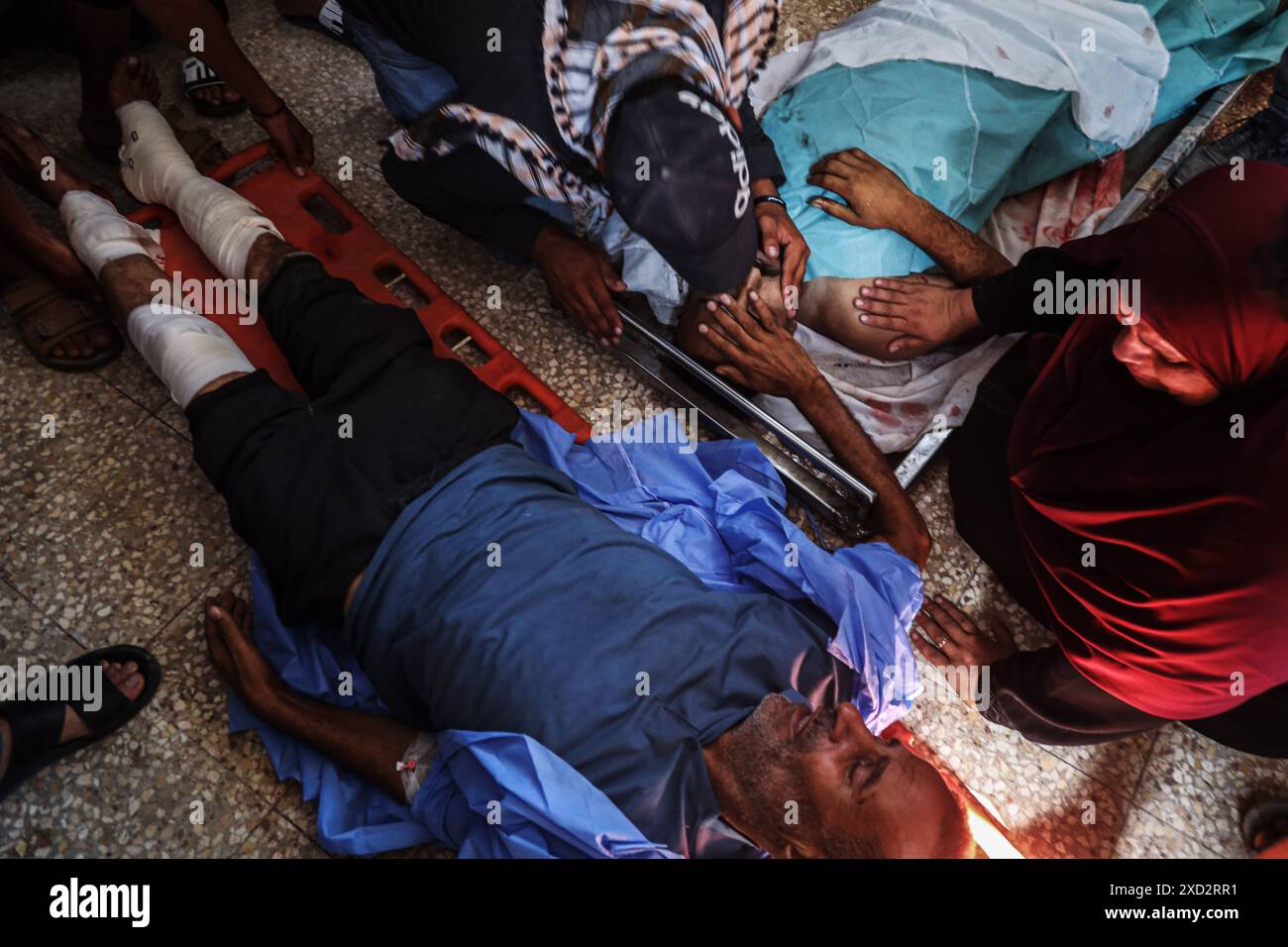 Gaza, Gaza, Palestina. 19 giugno 2024. Addio al martire Tamer Mohsen, martirizzato in un bombardamento di artiglieria della loro casa nel nord del campo di Nuseirat nella Striscia di Gaza centrale. (Credit Image: © Saher Alghorra/ZUMA Press Wire) SOLO PER USO EDITORIALE! Non per USO commerciale! Foto Stock