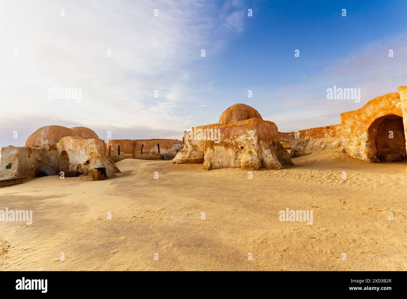 Resti del set cinematografico 1977 Star Wars. Lo scenario del pianeta Tatooine dal film Star Wars, Tozeur, Sahara, Tunisia, Africa Foto Stock