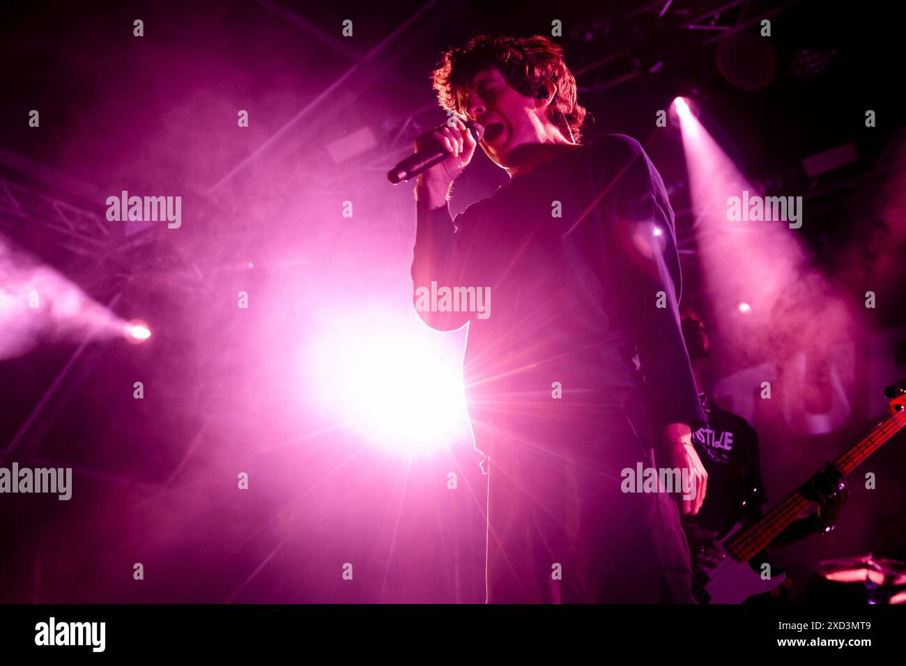 Milano, Italia. 19 giugno 2024. Brendan Yates dei Turnstile si esibisce dal vivo in concerto al Circolo Magnolia di Milano, il 19 giugno 2024 (foto di Mairo Cinquetti/NurPhoto) crediti: NurPhoto SRL/Alamy Live News Foto Stock