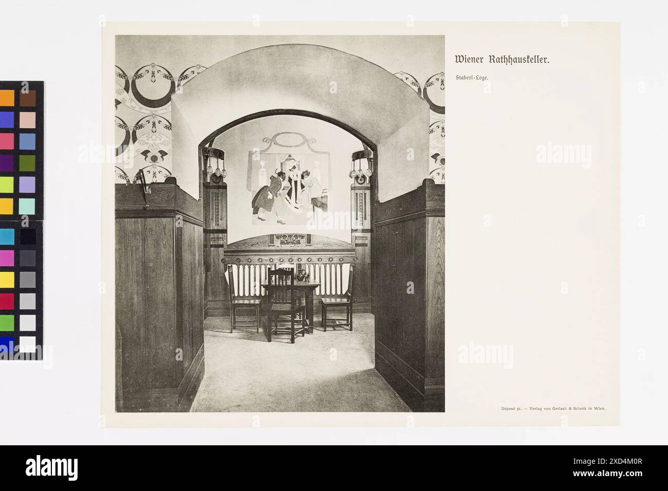 Vista interna dello Staberl-Loge nel Rathauskeller al Rathausplatz 1, con tavoli, poltrone, posti a sedere e visitatori in un edificio civico del tardo XIX secolo. Foto Stock