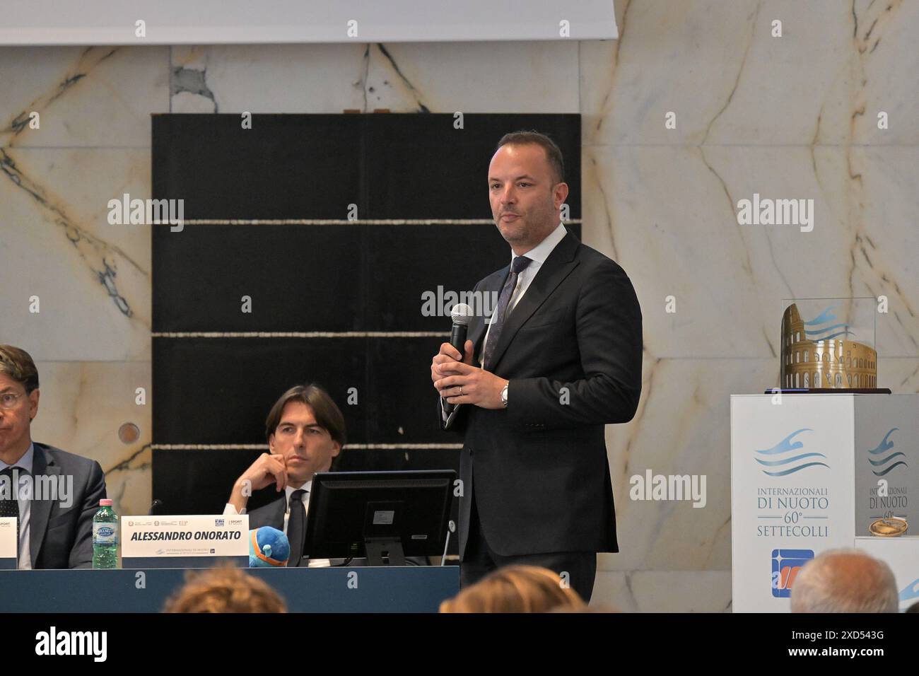 Foro Italico, Roma, Italia - Daniele Longo Direttore Marketing & Innovation di IP parla con i media durante la conferenza stampa al 60° Torneo Settecolli Olympic Qualifying Swimming Press Conference, 20 giu 2024 (foto di Roberto Ramaccia/Sipa USA) crediti: SIPA USA/Alamy Live News Foto Stock