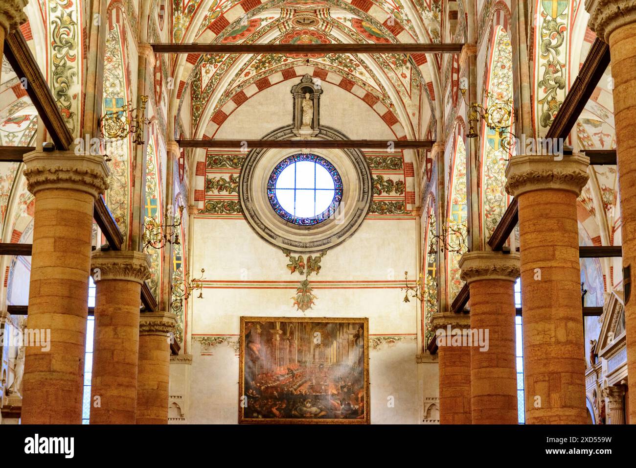 Interno della Basilica di Santa Anastasia (Chiesa di Santa Anastasia) a Verona, Italia. Foto Stock