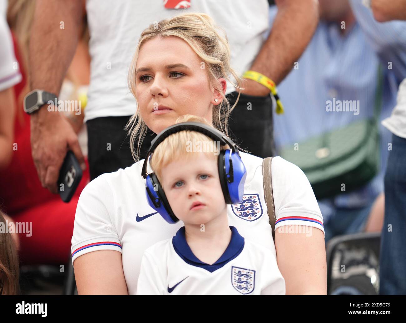 Kate Goodland, la moglie dell'inglese Harry Kane, prima della partita