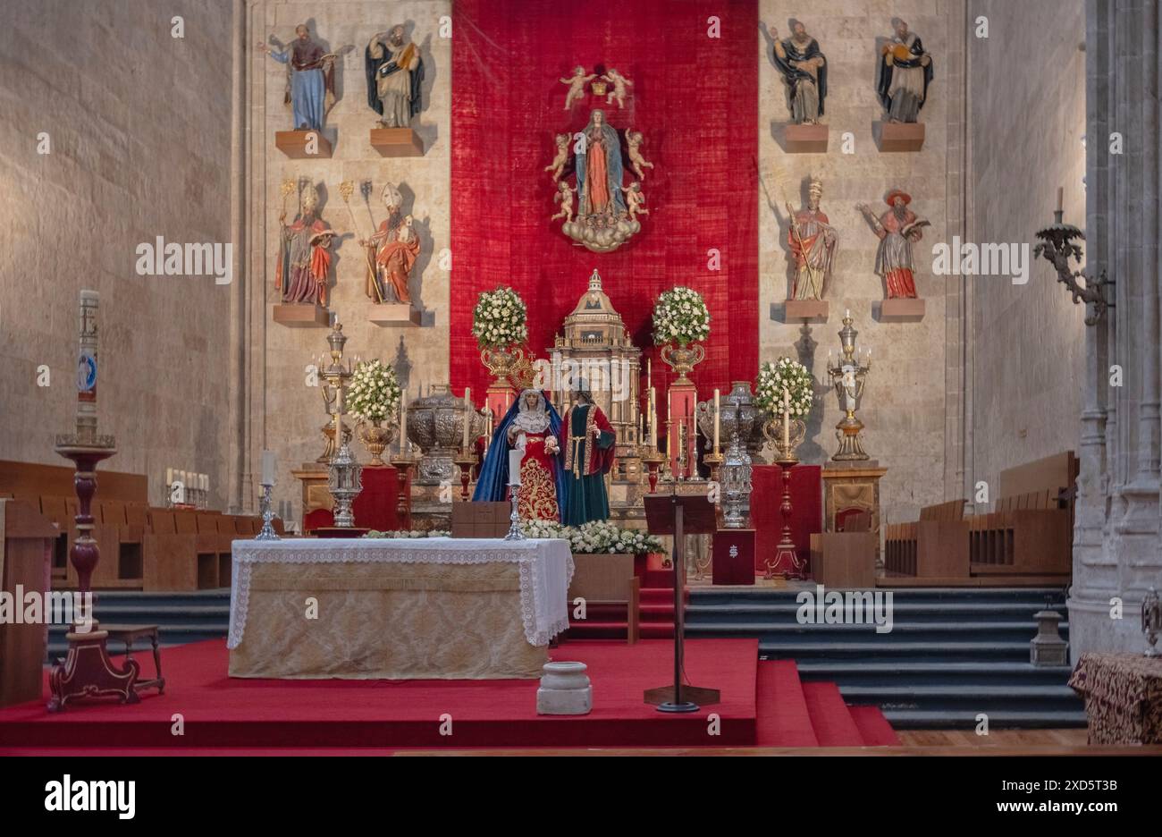 Spagna, Castiglia e León, Salamanca, Cattedrale dell'assunzione della Vergine Maria, Cattedrale nuova, altare maggiore. Foto Stock