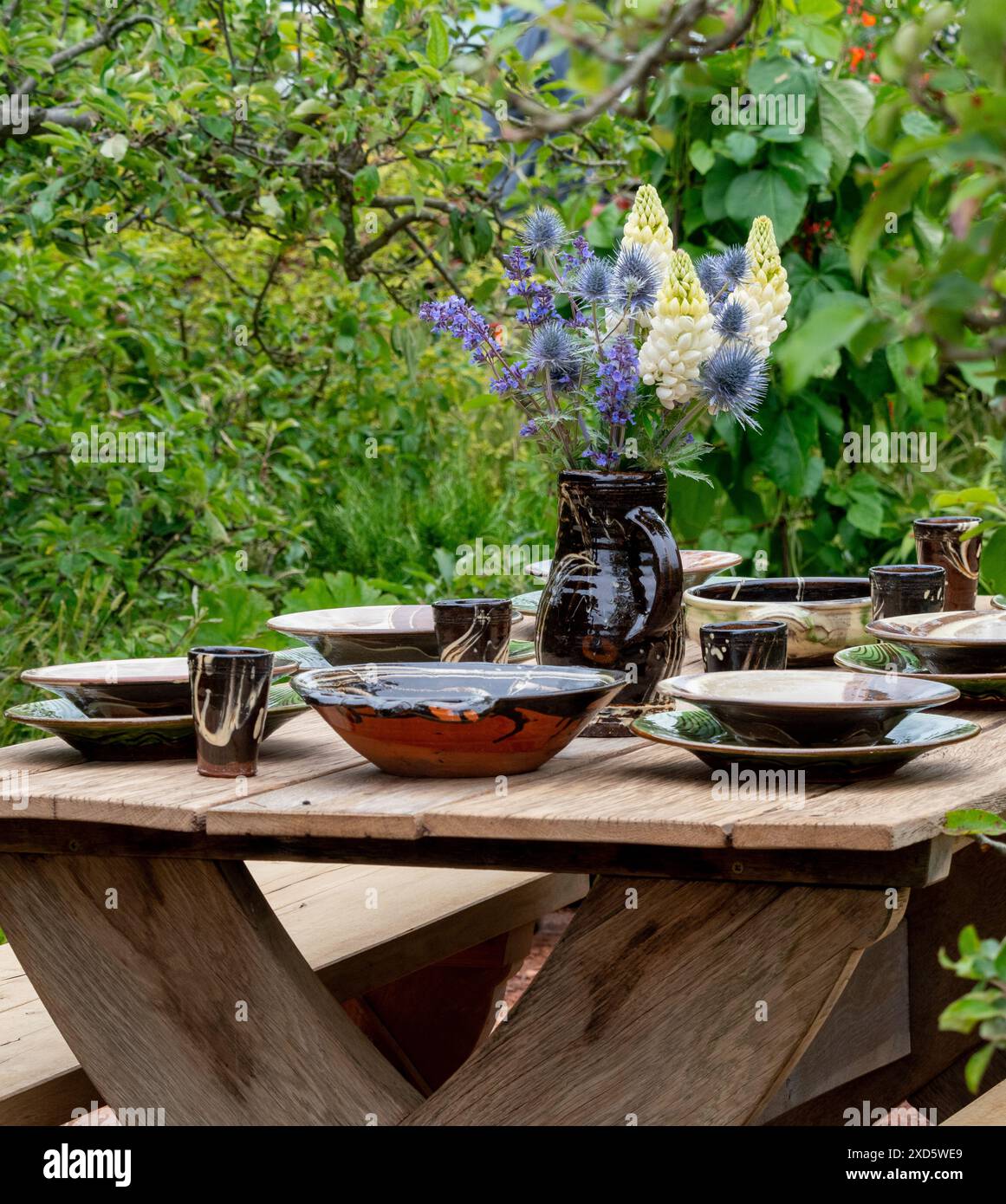 Lo Chef's Table espone il giardino di Adam Frost al Gardeners' World Live Show. Birmingham, Regno Unito Foto Stock